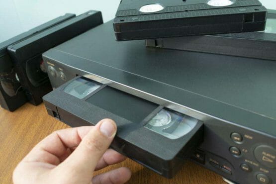 insert VHS cassette
