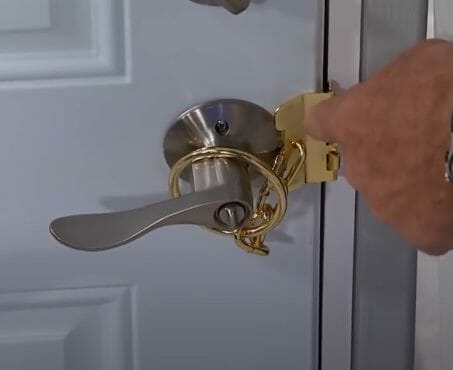 doorknob with chain