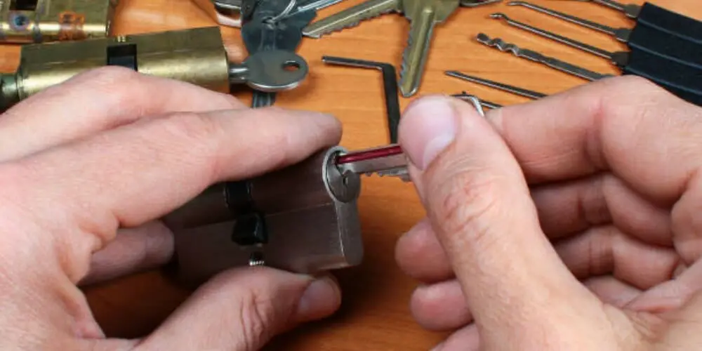 How to Install Door Lock Cylinder (Step-by-Step Guide)