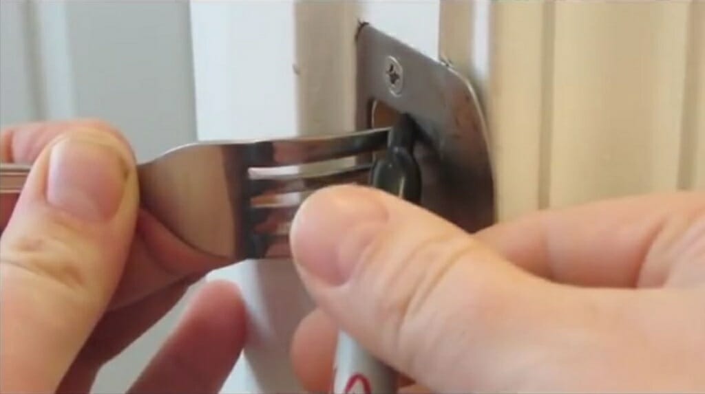 marking depth of fork