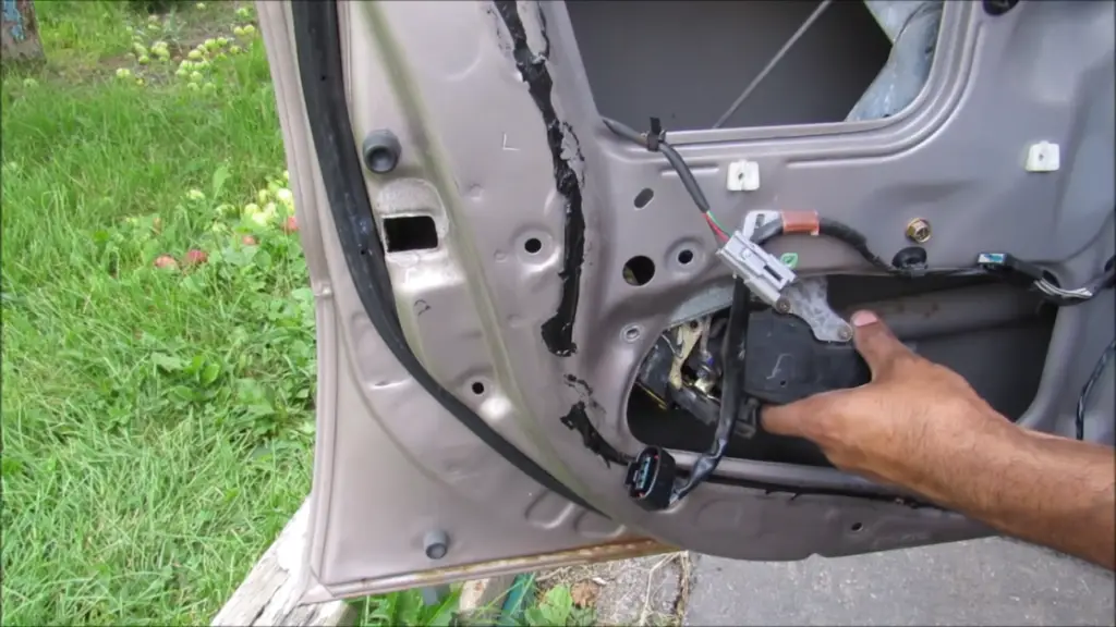side car lock button